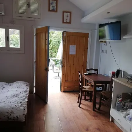 Swallows Nest Apartment *