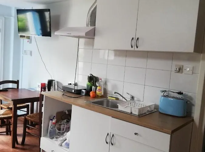 Апартаменти Swallows Nest *