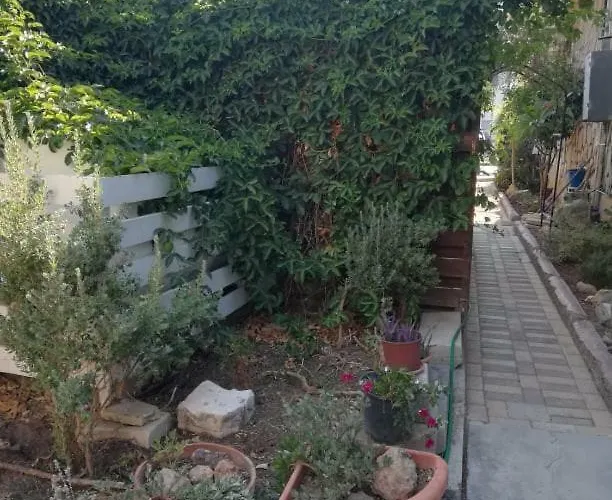 Swallows Nest Апартаменти *